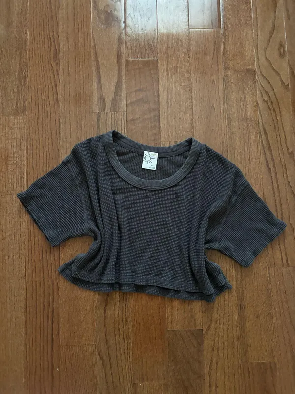 NWOT OFFLINE By Aerie Wow! Waffle Scoop T-Shirt dark grey XS - Image 4
