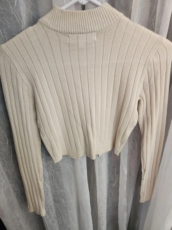 Madden Girl Cropped Sweater top - Image 2