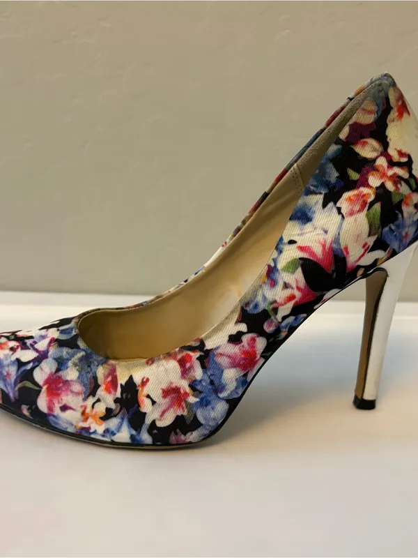 Apt. 9 multicolored floral pumps with silver heels size 6.5 - Image 10