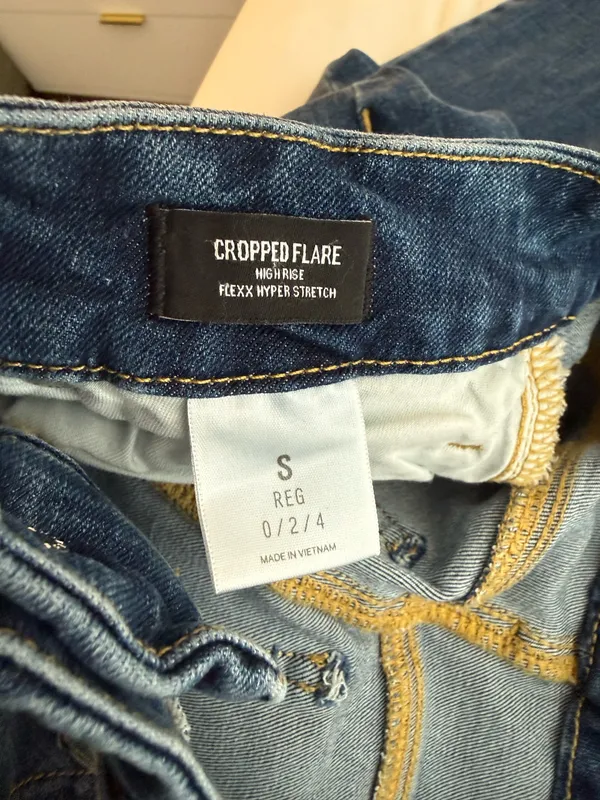 Express Cropped Flare Jeans - Image 5