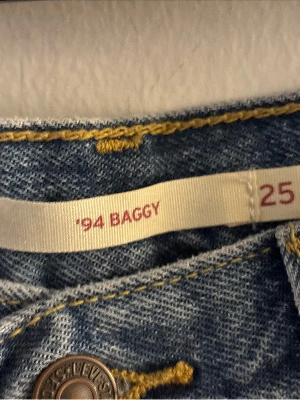 Levi’s 94 Baggy Jeans Size 25 - Image 3