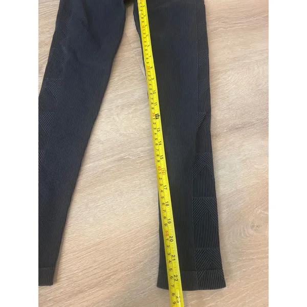 Vuori Helix Seamless Leggings Size XS The Rise The Shine Gray Black - Image 5