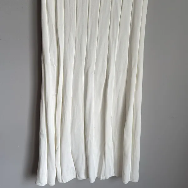 NEW Meshki White Jasmyn Wide Ribbed Flute Skirt in White Medium - Image 8
