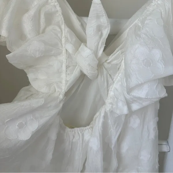 Lizard Thicket Lyn Burches White Flutter Sleeve Ruffled Mini Dress Size Small - Image 4