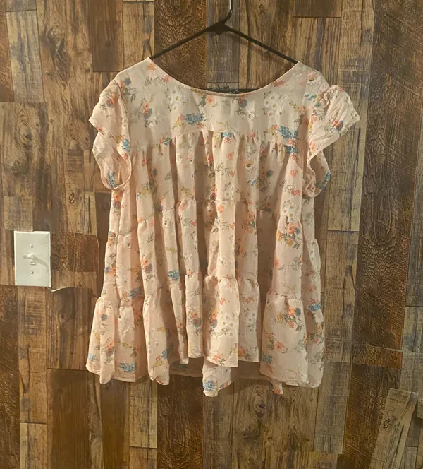 Love University NWT women's short sleeve blouse - Image 3