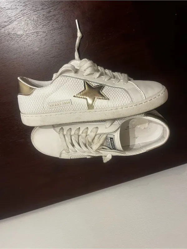 Vintage Havana White Sneakers with Gold Star Accent - Image 6