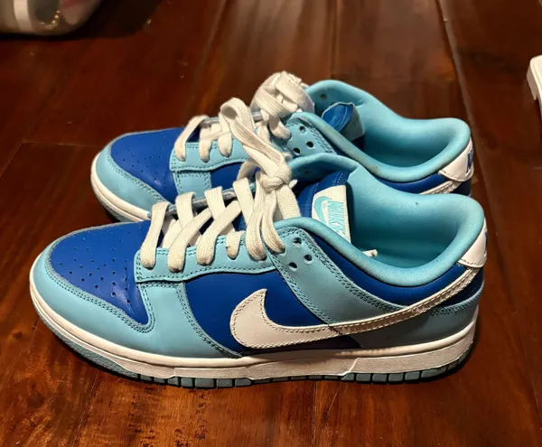 Nike Low Dunks - Image 2