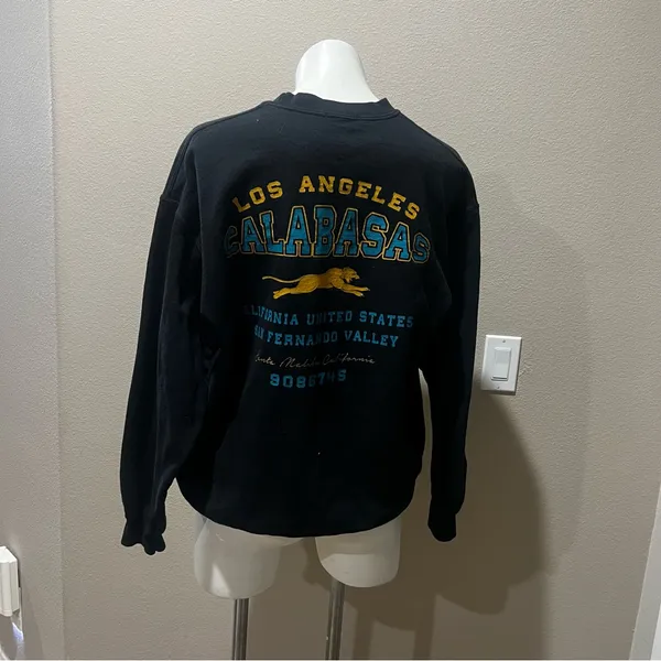 Pretty little thing los angeles calabasas black pullover sweatshirt - Image 3