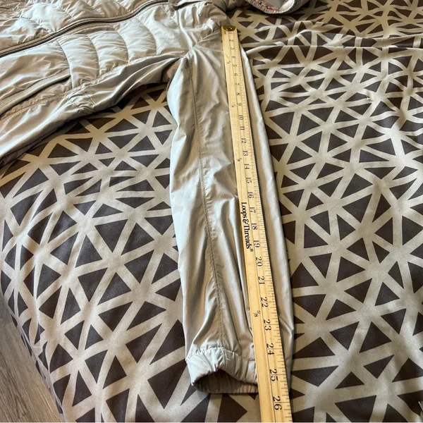 Lululemon Spring Fling Puffy Windbreaker Silver Spoon Ruffle Trim Hooded Size 6‎ - Image 14