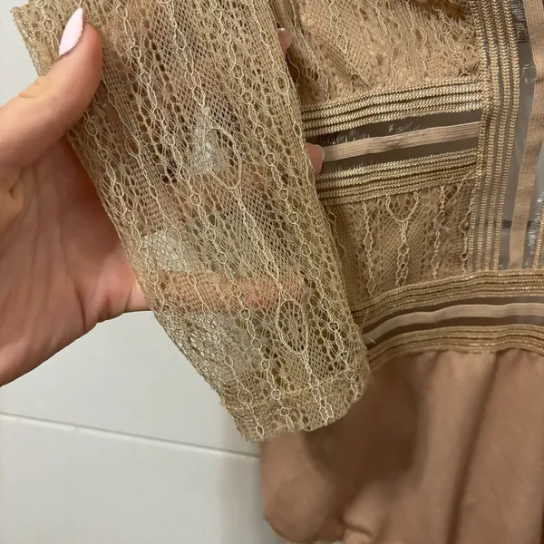 Lulu’s Casita Beige Sheer Lace Long Sleeve Bodysuit - Image 5