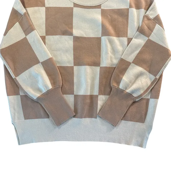 Elegant Checkered Sweater - Image 5