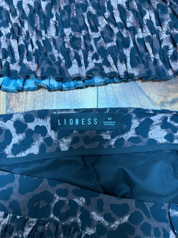 Lioness Match Point Mini Skort and Uno Tie Top Set in Leopard S / M - Image 8