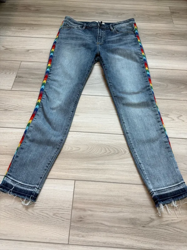 Anthropologie Driftwood Rainbow Embroidered Jackie Jeans - Image 3