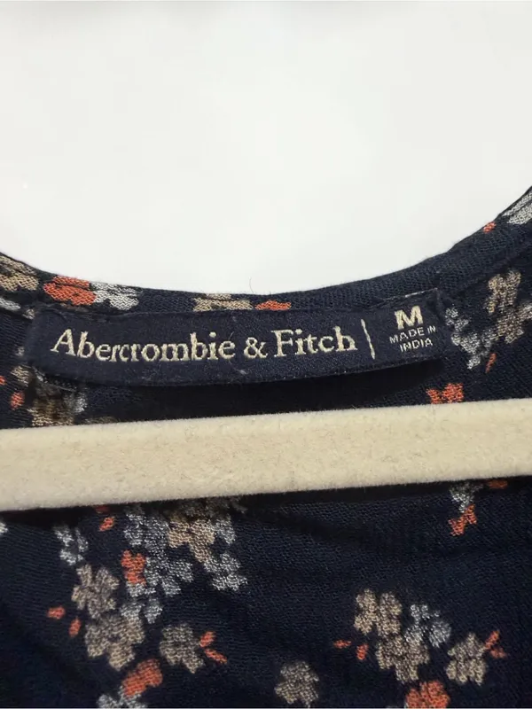 Abercrombie & Fitch Navy Floral Button Front Romper Size Medium - Image 3