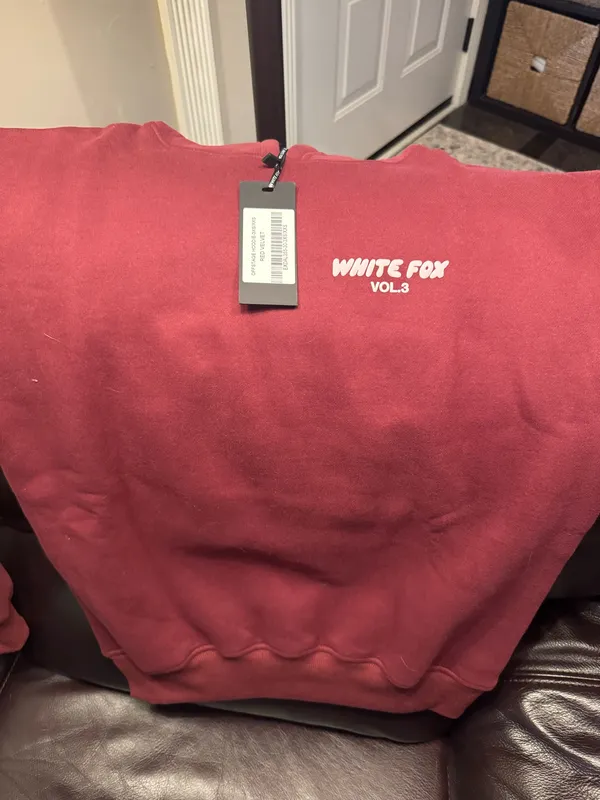 NWT white Fox xxs in red velvet - Image 3
