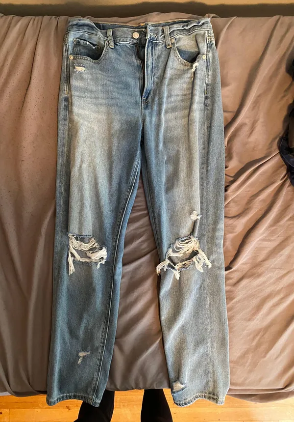 American Eagle Outfitters Straight Leg Jeans Ripped - Image 3