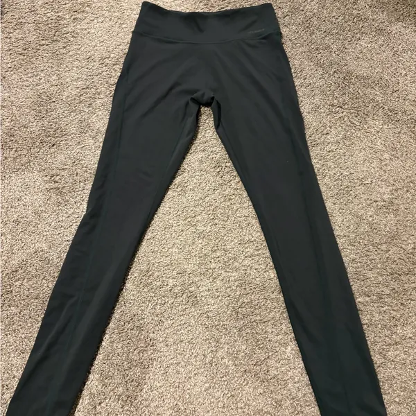 YoungLA Women’s Leggings Legacy Emerald Green Size Medium EUC SOLD OUT - Image 2