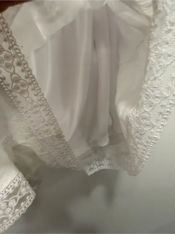 Altar’d State White Lace Ruffle Romper Taite-AS Smocked Off Shoulder Small - Image 3