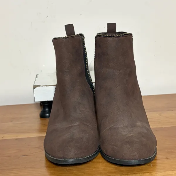 Maurices Rebel Brown Faux Suede Floral Embossed Ankle Boots 10M 111972-REBEL - Image 3