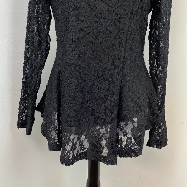 Carmen Marc Valvo Black Lace Long Sleeve Layered Top Medium - Image 3