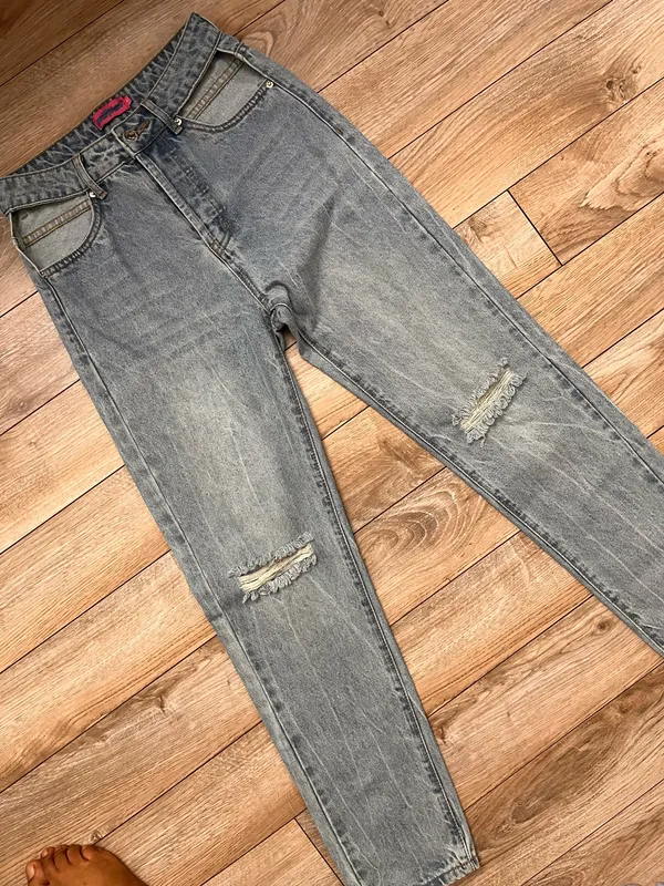 Edikted jeans size small - Image 2