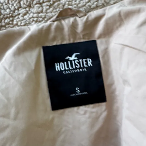 Hollister Teddy Bear Sherpa Trucker Jacket - Image 12