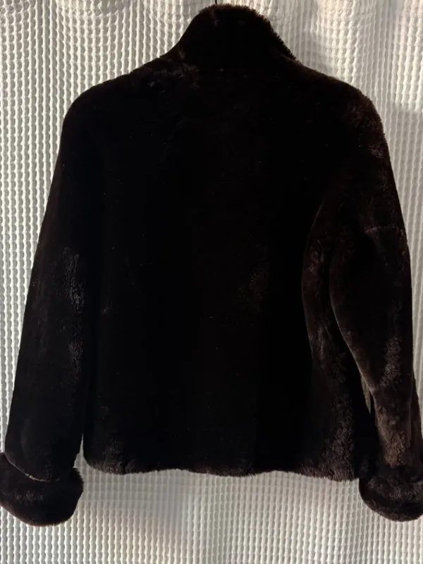 Vintage retro '50s-style chocolate brown soft warm mouton fur womens jacket READ - Image 4