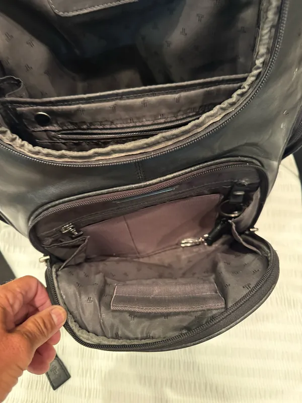 Tumi leather backpack Black - Image 7