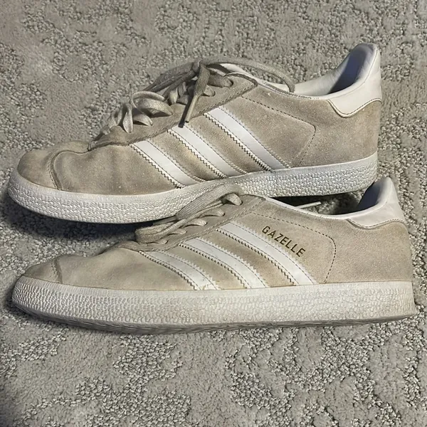 Gazelle adidas shoes - Image 2
