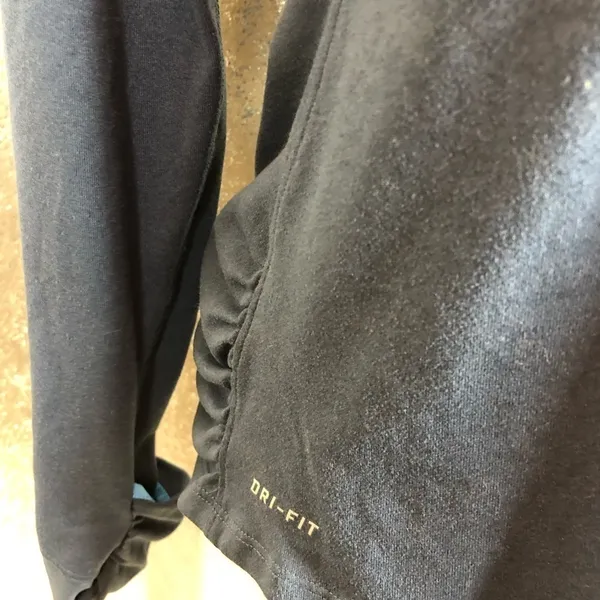 Nike‎ dri fit top - Image 2