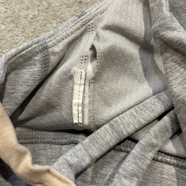 Vuori Long Line Elevation Bra Approximately Size XS Light Heather Grey - Image 4