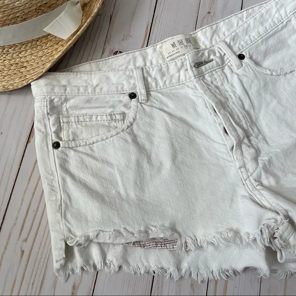 WE THE FREE White Button-Fly Denim Frayed Hem Shorts with Exposed Pockets 28 - Image 4