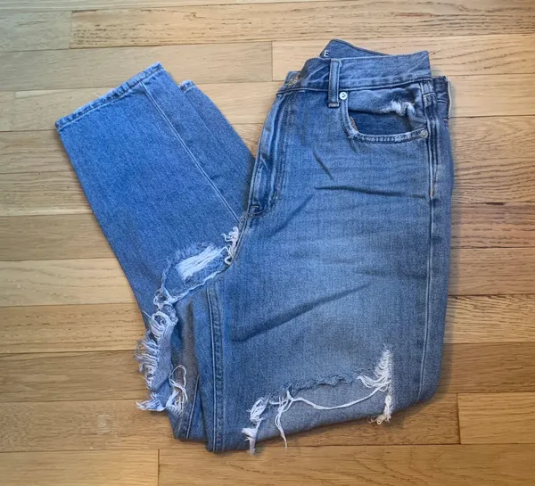 Super Distressed Mom Jean - Image 6