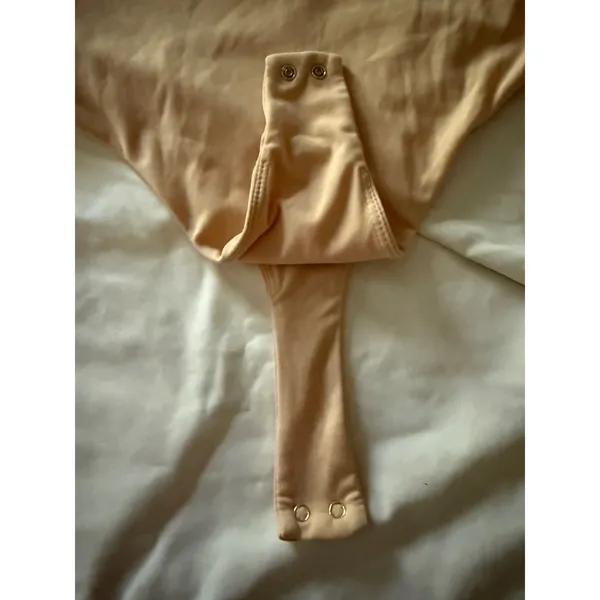 QINSEN Tan Nude Square Neck Bodysuit XS Adjustable Straps Thong Back‎ Stretch - Image 6