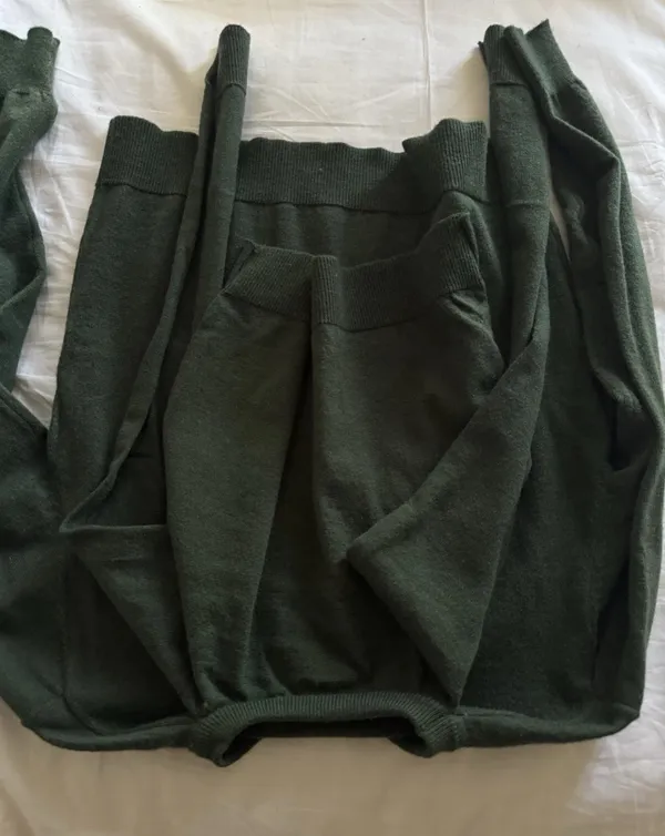 Aritzia green cashmere blended knit sweater - Image 4