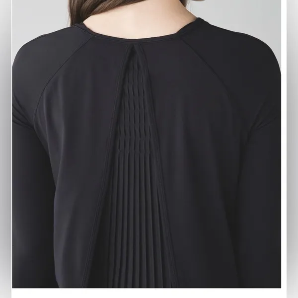 1031. Lululemon Making Moves Long Sleeve ptp 21 Black Size 10 - Image 2