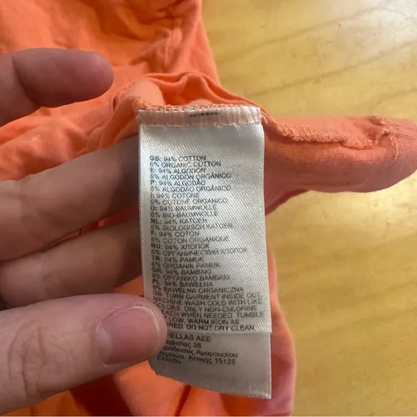 The North Face Women’s Half Dome Logo V Neck T Shirt Medium Orange - Image 3