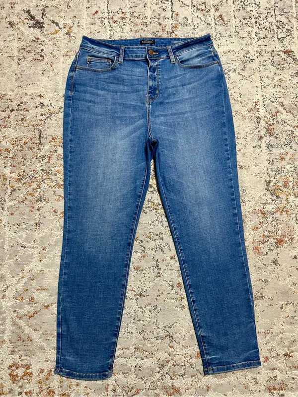 Judy Blue relaxed skinny fit tummy control jeans size 15/32 - Image 10
