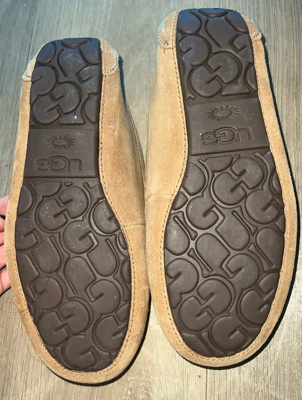 Ugg slippers  - Image 4