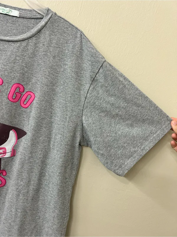 Olivia J’s Boutique LET'S GO GIRLS Gray Graphic Tee with Pink Accents Sz L - Image 3