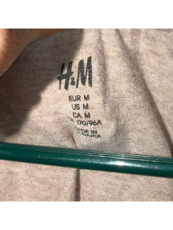 H&M Medium Beige Tshirt - Image 4