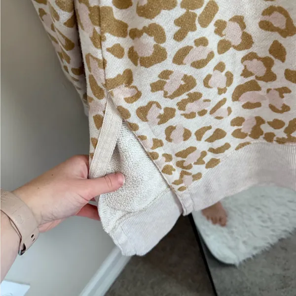 Aerie Tan and Cream Leopard Print Sweater - Image 3