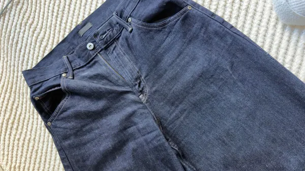Uniqlo dark wash denim jeans size 27 - Image 4