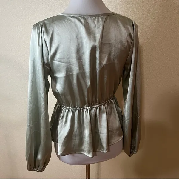 Abercrombie & Fitch Silver Sage Green Tie Front Satin Peplum Blouse SMALL - Image 5