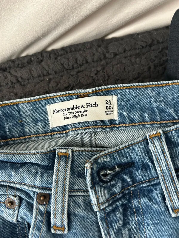 Abercrombie High-Rise Jeans Straight - Image 2