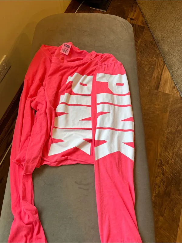 PINK Victoria's Secret Hot Pink Long-Sleeve Logo Crop Tee - Image 3