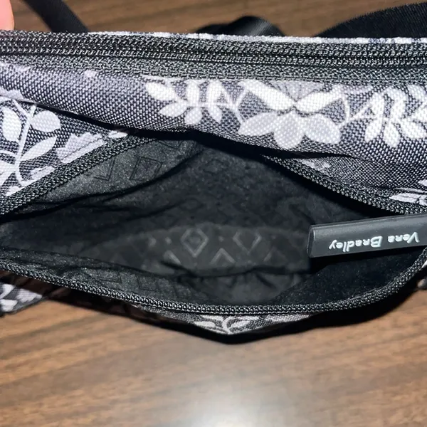 Vera Bradley Belt Bag Chandelier Noir Zip Around Card Slots Strap - Image 4