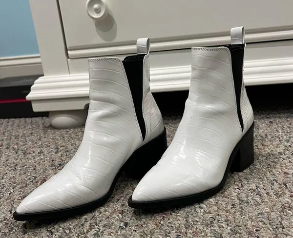 White crocodile booties - Image 2