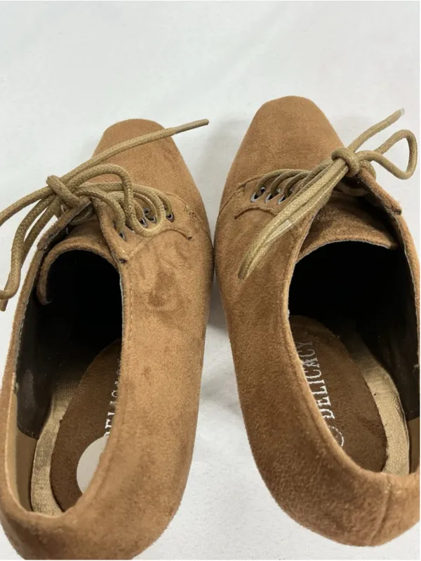 Womans Excellent Condition Delicacy Clear Lace Up Platform Shoes 6 Brown - Image 5