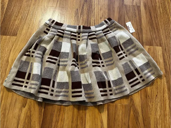 High-Rise Plaid Pleated Mini Skirt in Brown/Beige - Image 2